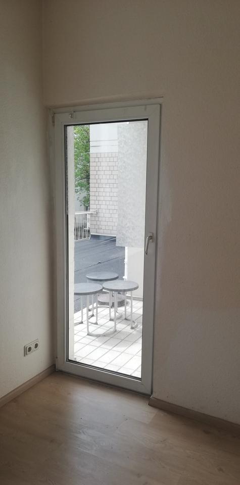 Thumbnail-Schöne Singel-Stadtwohnung, mit Balkon und kl. Küche, Nähe Saarlouis, Großer Marktküche