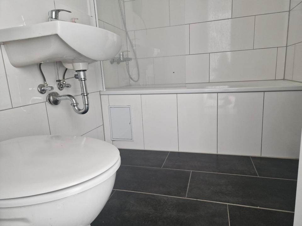 Thumbnail-Sofort Bezugsfertig! Helle 2-Zimmer-Wohnung im Herzen von Vogelstang