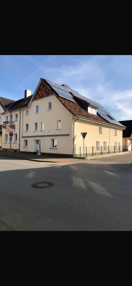 Thumbnail-Großzügige 4 Zimmer Wohnung in Ortskern von Rodenberg zur Mitte