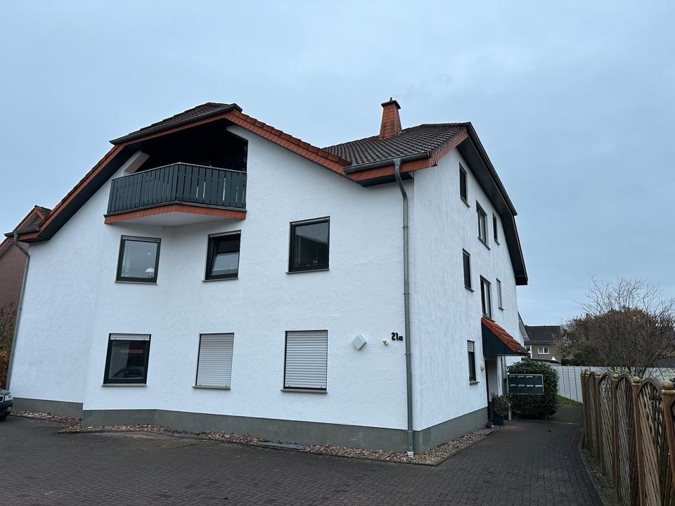 Thumbnail-Lichtdurchflutete leerstehende 2 ZKB Eigentumswohnung mit Balkon