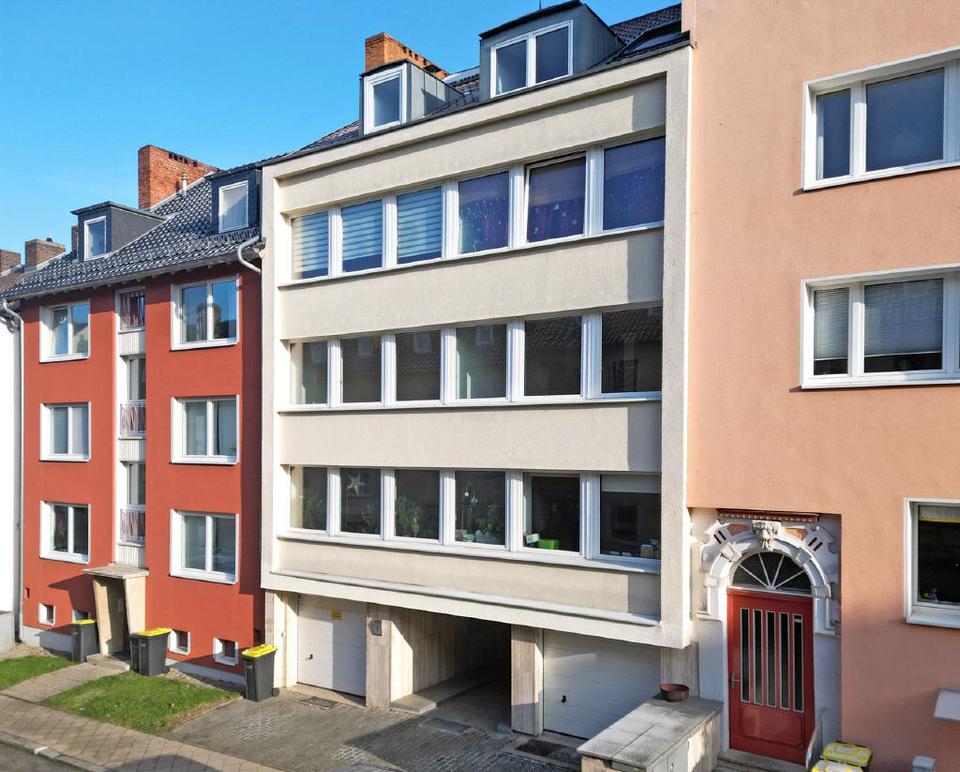 Thumbnail-Kassel-Mitte: Freie, geräumige 3,5-Zimmer-Wohnung im 1. Obergeschoss