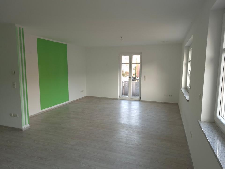 Thumbnail-Schöne 3-Zimmer-Wohnung mit 2 Balkonen in Höchberg