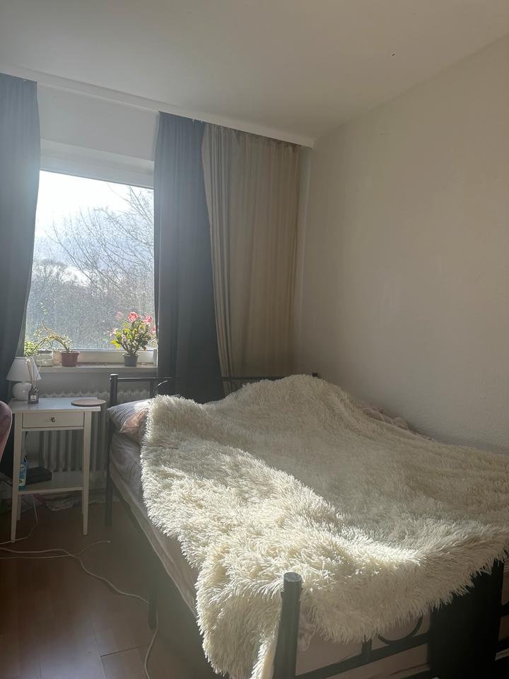 Thumbnail-Frauen WG in der Nähe der U-Bahn seit April