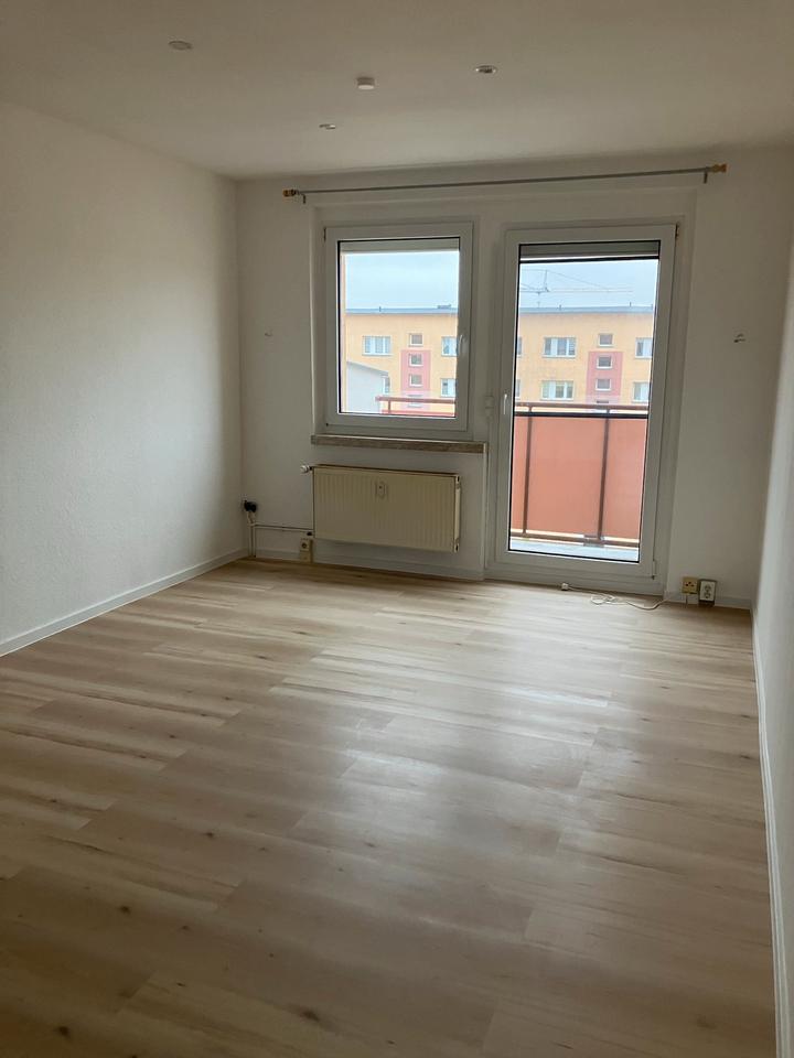 Thumbnail-Helle 4 Zimmer Wohnung in Leutzsch mit Balkon, ruhige Lage