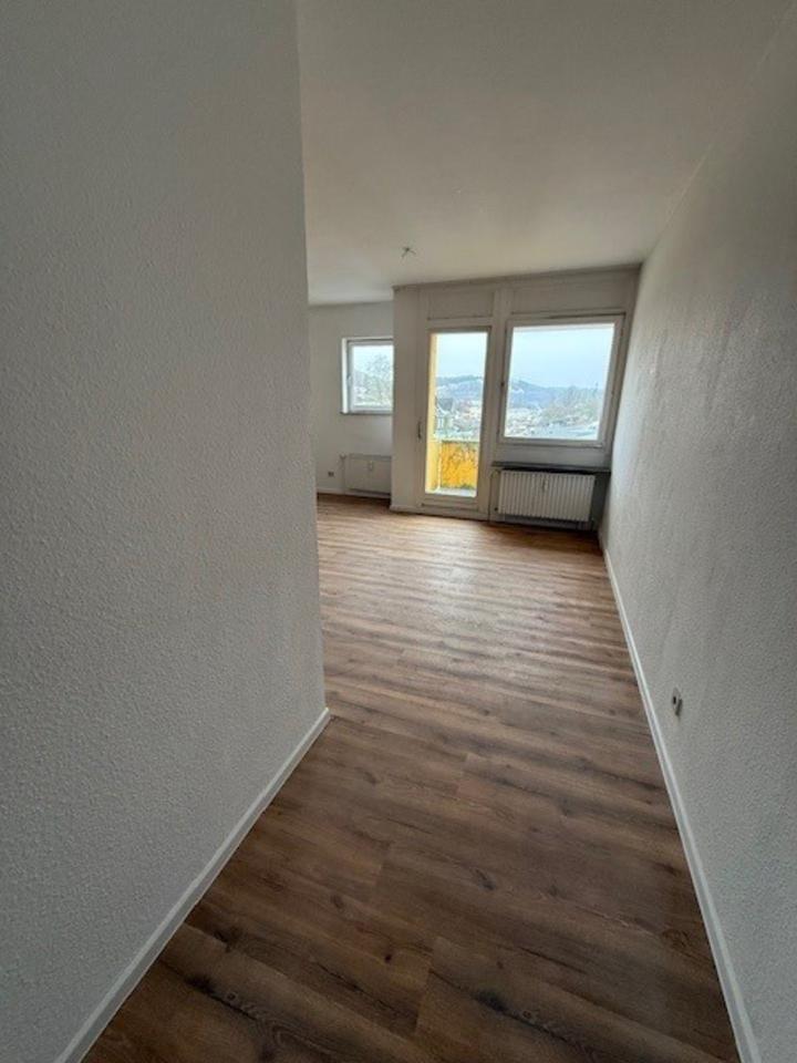Thumbnail-4 Zimmer Wohnung mit zwei Balkonen in Hilchenbach zu vermieten