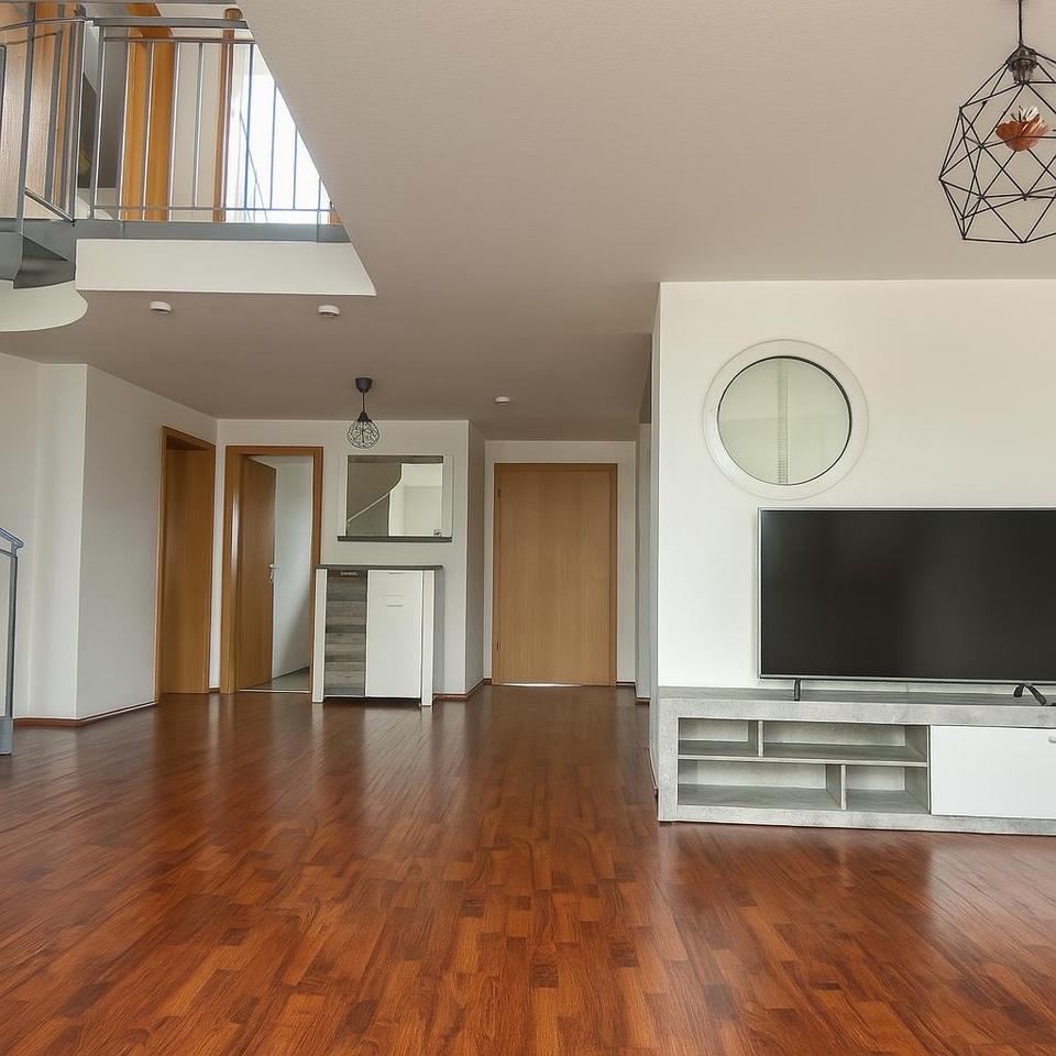 Thumbnail-Großzügige 4-Zimmer-Eigentumswohnung mit Balkon in zentraler Lage