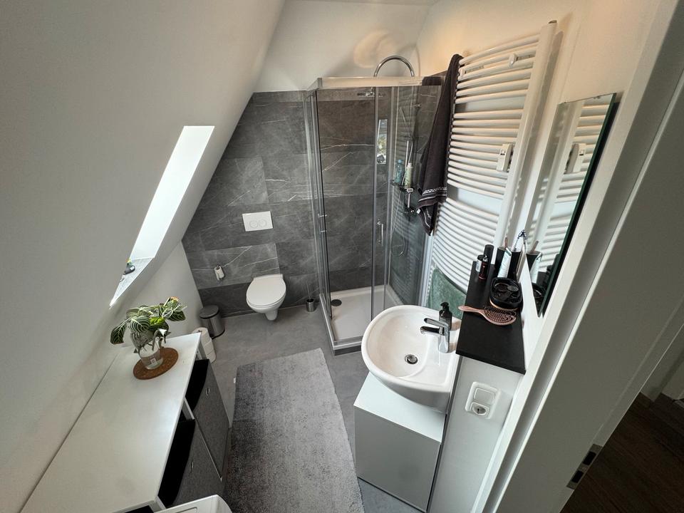 Thumbnail-3-Zimmer-Dachgeschosswohnung - saniert 2023 mit Klimaanlage,