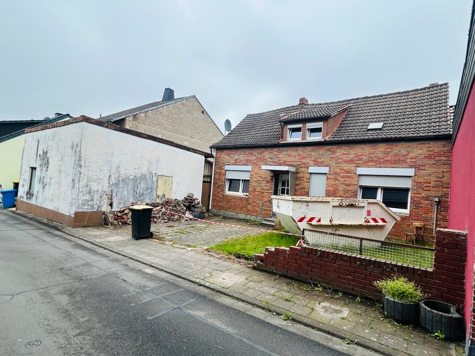 Thumbnail-Großes Grundstück mit Altbau zu verkaufen