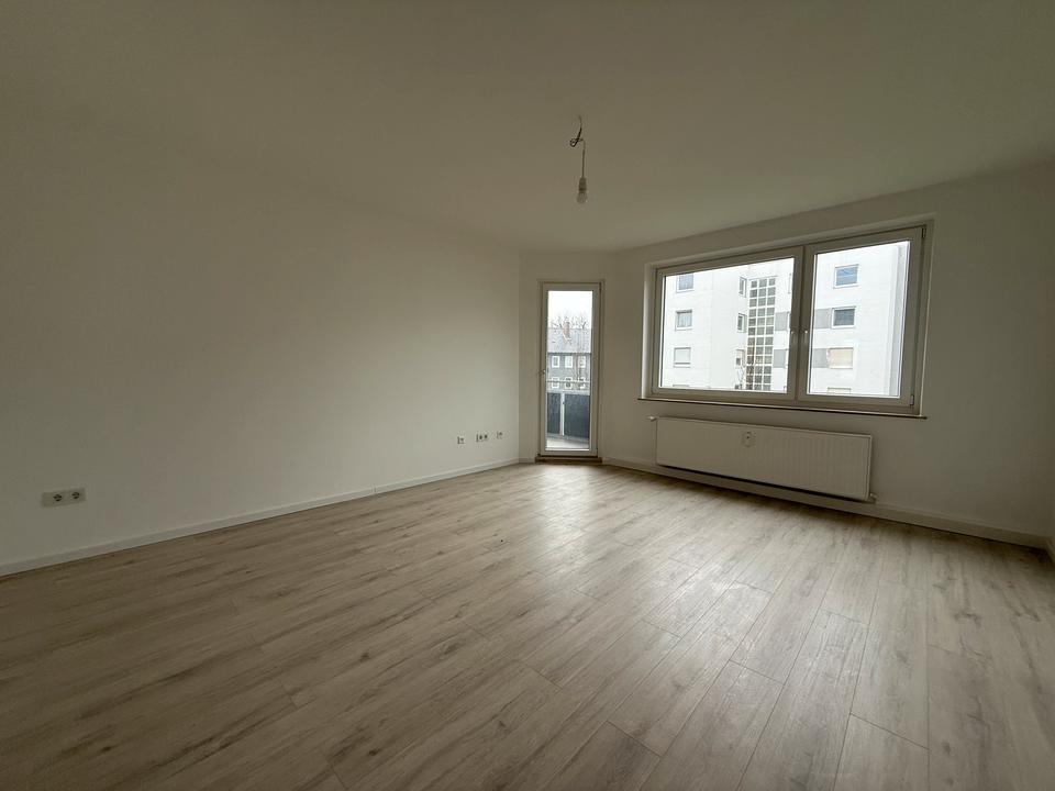 Thumbnail-Frisch sanierte 3 Zimmer-Wohnung in zentraler Lage!