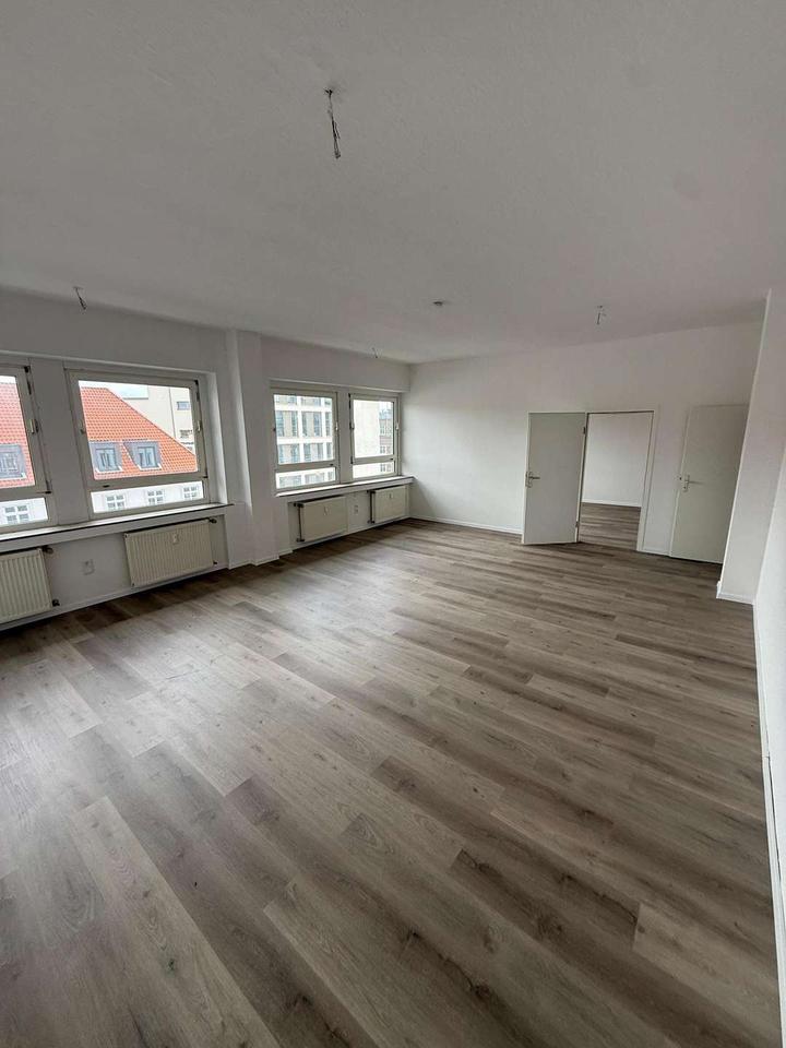 Thumbnail-[VAC-10284] 2-Zimmer Wohnung im Herzen von Bielefeld!