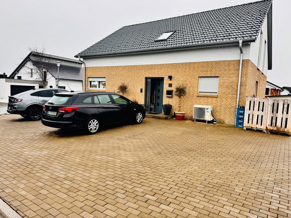 Thumbnail-Einfamilienhaus in Hossingen – 5 Schlafzimmer, A+, KfW-55
