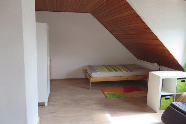 Thumbnail-1 Zimmer W.G. möbliert