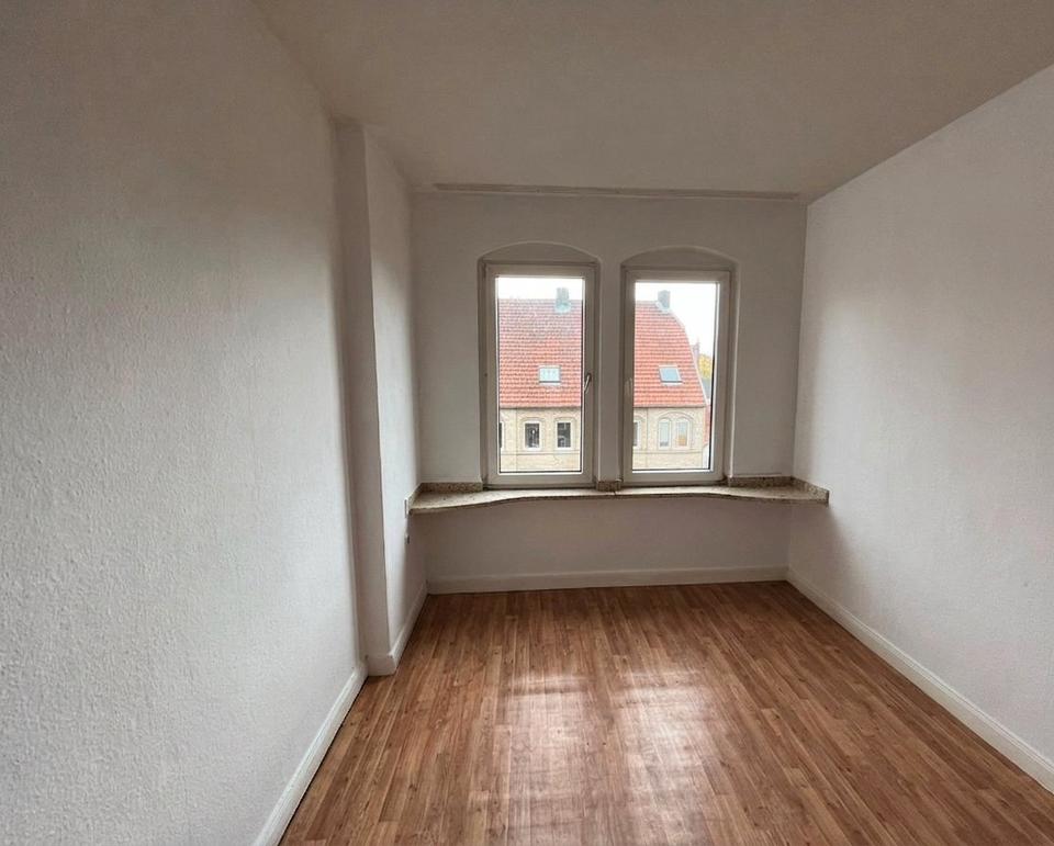 Thumbnail-Helle, 3 Zimmer ca.75 qm Wohnung | WG geeignet + Balkon