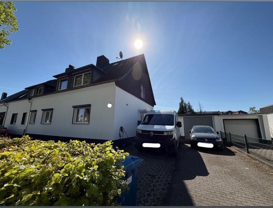 Thumbnail-Moderne DHH mit großem Garten, Werkstatt & 718 m² Grundstück