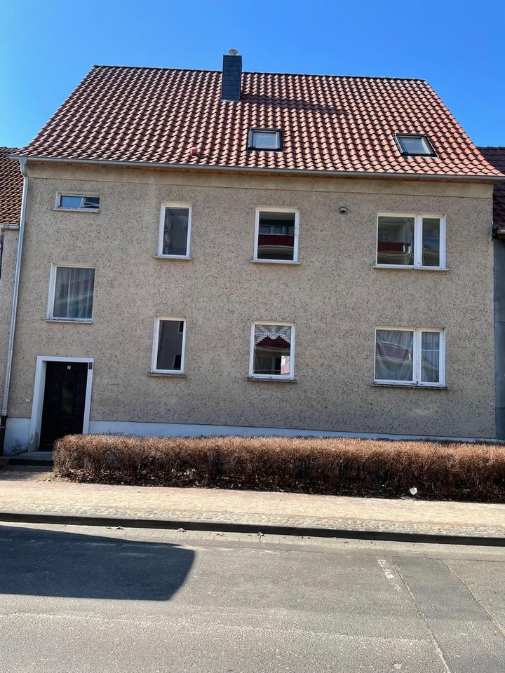 Thumbnail-Sanierungsbedürfiges Mehrfamilienhaus als Kapitalanlage