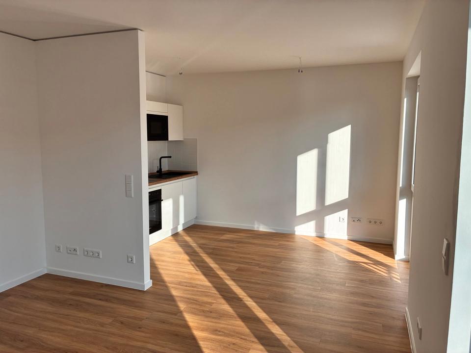 Thumbnail-Erstbezug Neubau Praktische 3-Zimmer-Wohnung mit Balkon und EBK