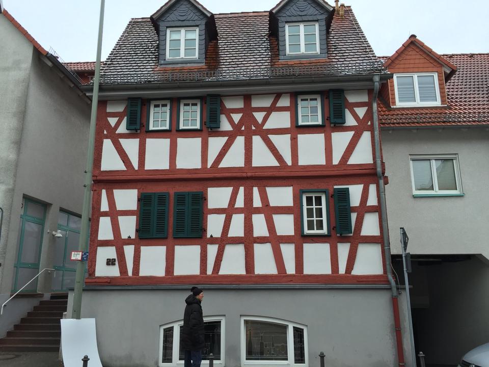 Thumbnail-Helle 2-Zimmer-Wohnung mit Einbauküche in zentraler Lage von Bad