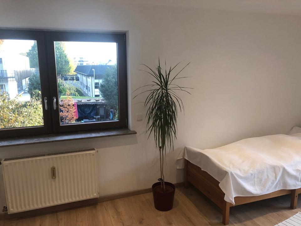 Thumbnail-Zwei helle neu renovierte Zimmer zu vermieten