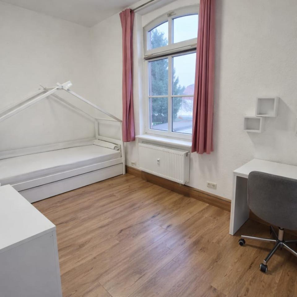 Thumbnail-Charmante 4-Raum-Altbauwohnung mit Terrasse & Garten in Wolfen