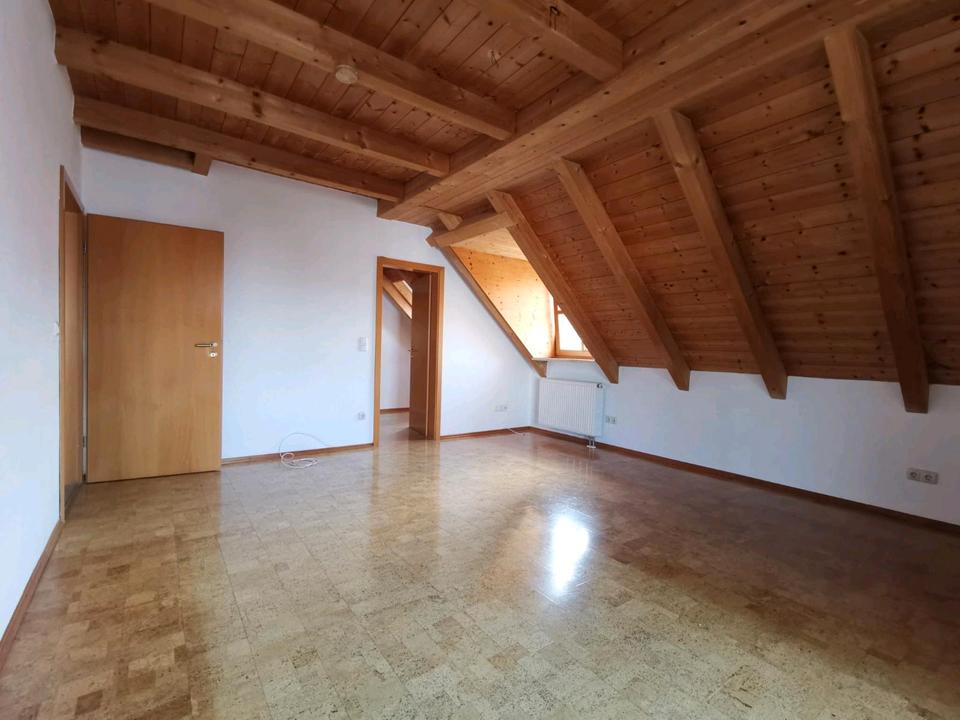 Thumbnail-Tolle Dachgeschosswohnung mit 3,5 Zimmer in Helfenbrunn