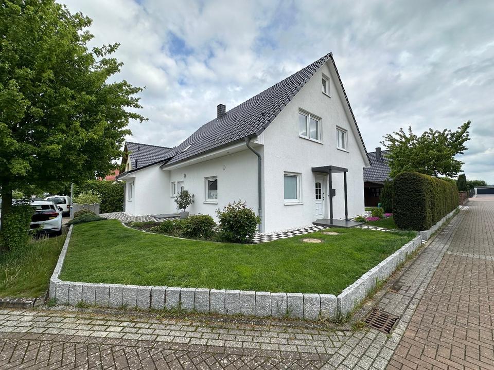 Thumbnail-Großzügiges Einfamilienhaus mit Einliegerwohnung