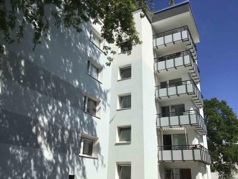 Thumbnail-Helle 2- Zimmerwohnung mit Balkon