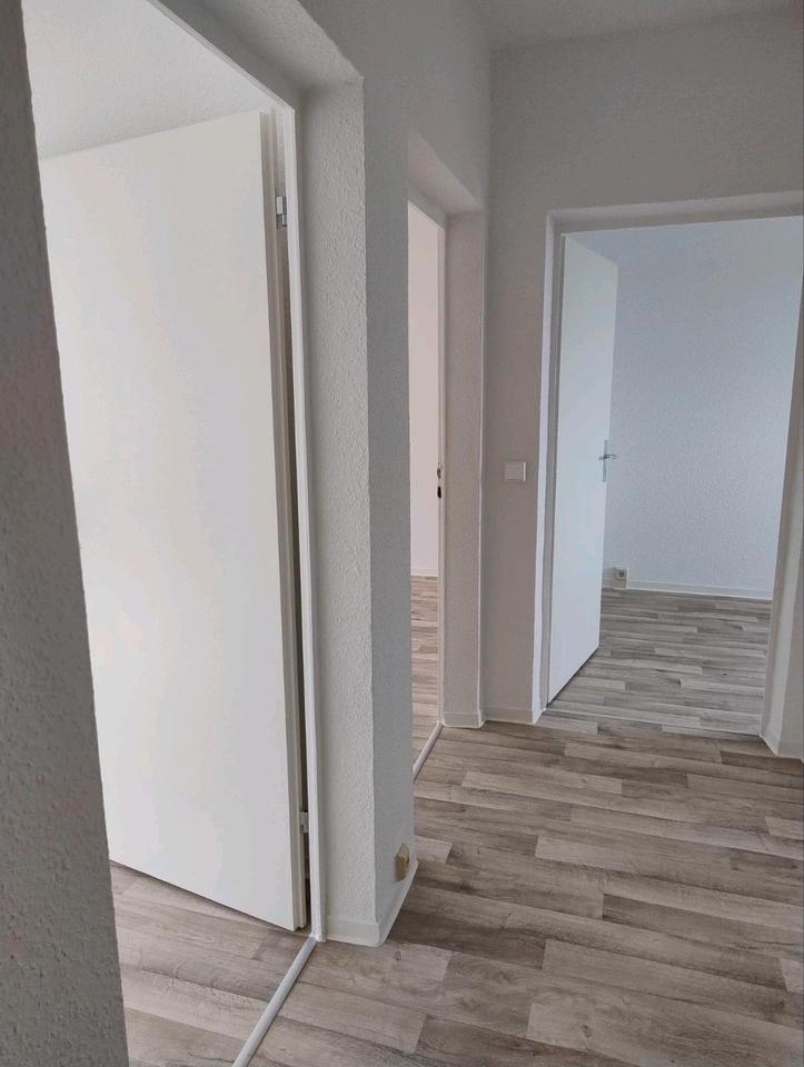 Thumbnail-3 Raum Wohnung mit verglasten Balkon in MonckeshofNeubrandenburg