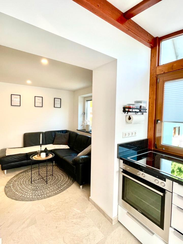 Thumbnail-Moderne, voll möblierte 2,5-Zimmer-Wohnung mit Terrasse–Erstbezug
