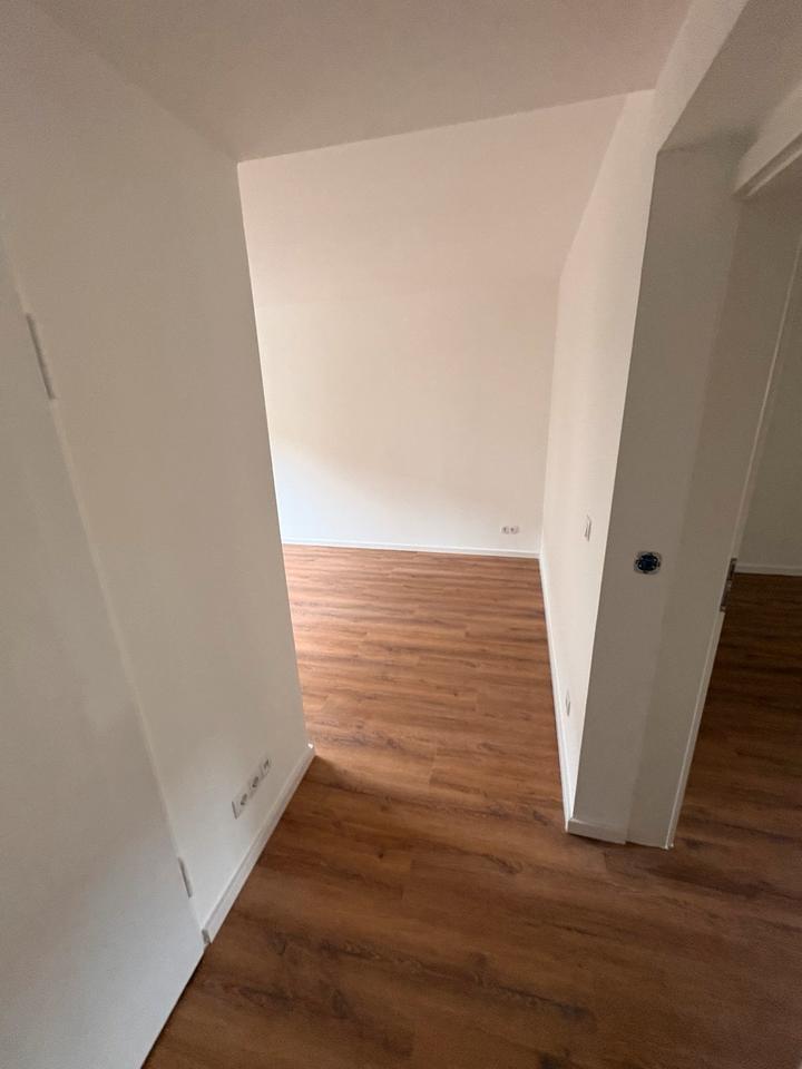 Thumbnail-Neu Sanierte 2 Zimmerwohnung in Frankfurt Eckenheim