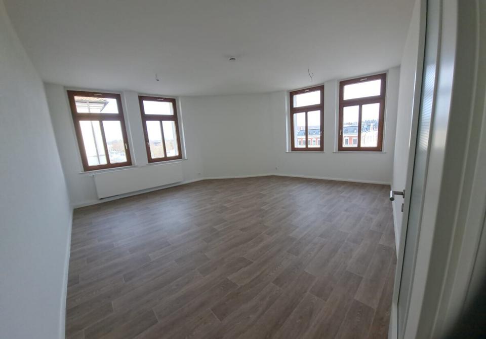 Thumbnail-zentral gelegene, komplett sanierte 3-Zimmer Wohnung in der Äußere Crimmitschauer Str.