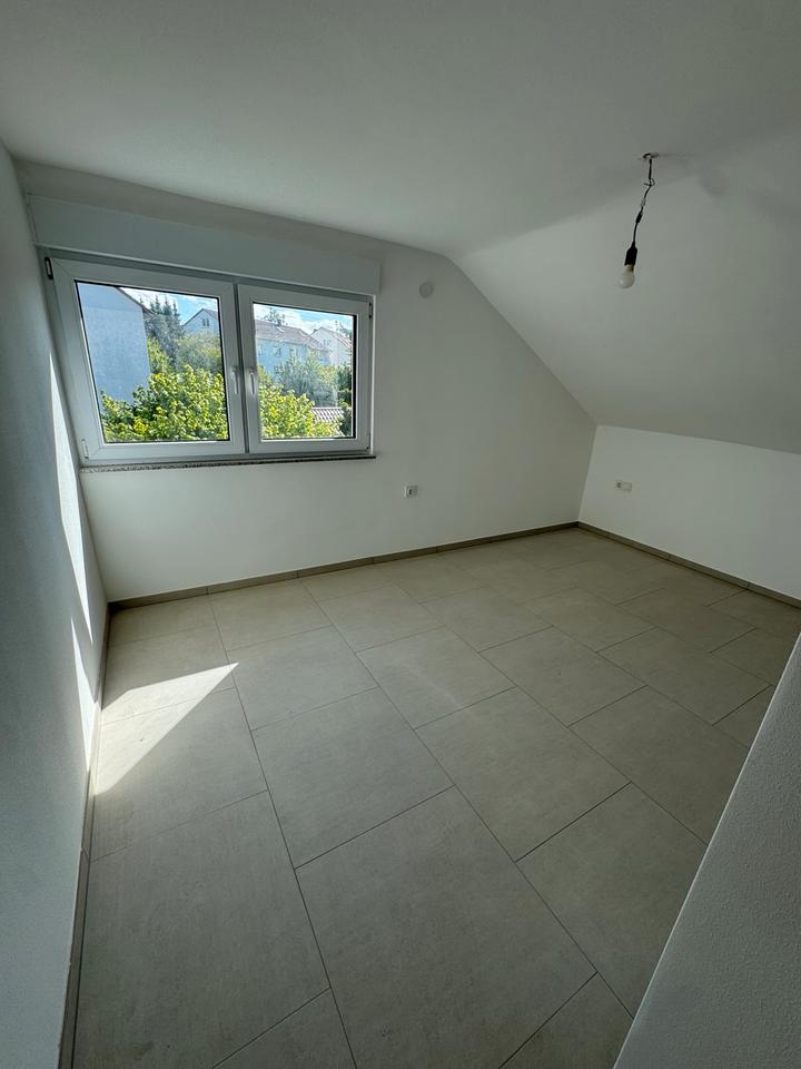 Thumbnail-Erstbezug nach Kernsanierung: Moderne 3-Zimmer DG Wohnung