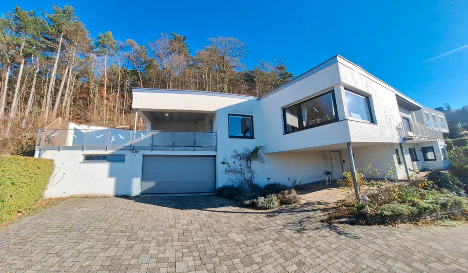 Thumbnail-Einfamilienhaus im „zeitlosen Baustil“ mit Einliegerwohnung