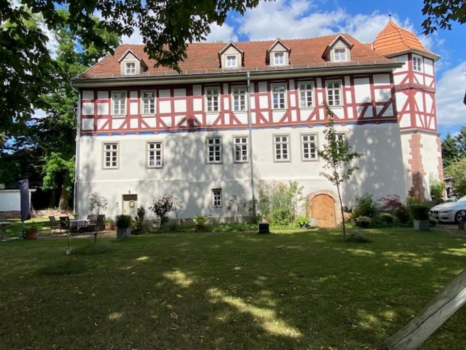 Thumbnail-4,5 Zimmerwohnung in ehemaliger Wasserburg - Komplettsanierung