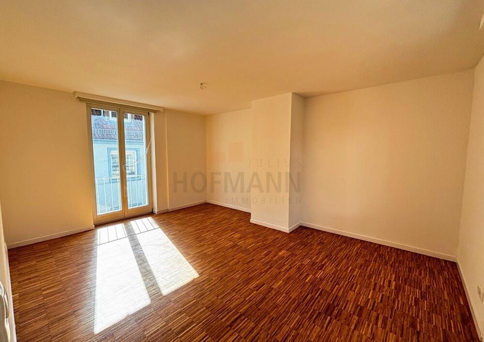 Thumbnail-Attraktive 3 Zimmer Stadtwohnung über 2 Wohnebenen mit Gartenterrasse, in charmantem Villenanwesen.