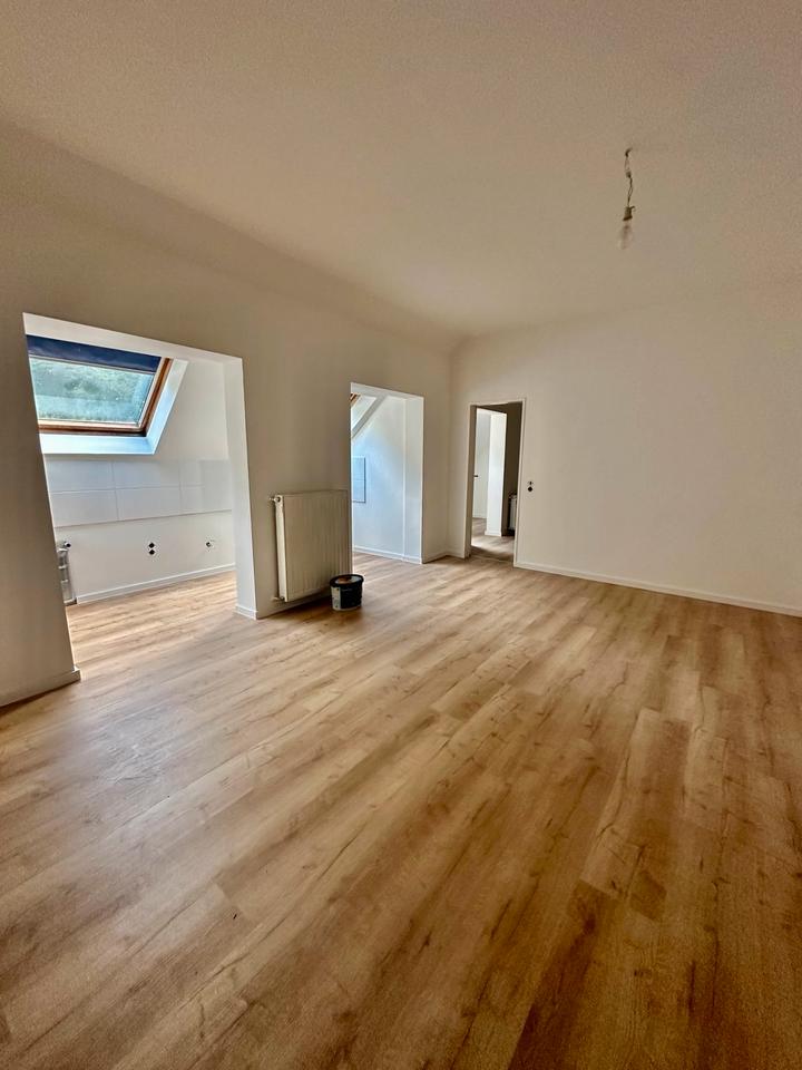 Thumbnail-Sanierte 2,5 Zimmer Dachgeschosswohnung!