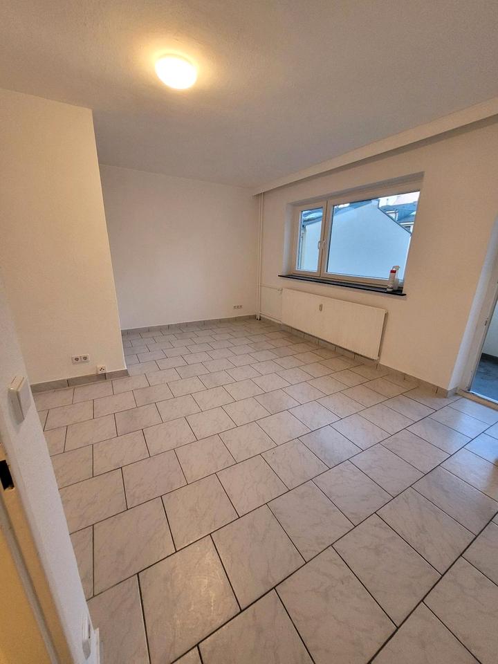 Thumbnail-1 Zimmerwohnung in Charlottenburg zu vermieten.