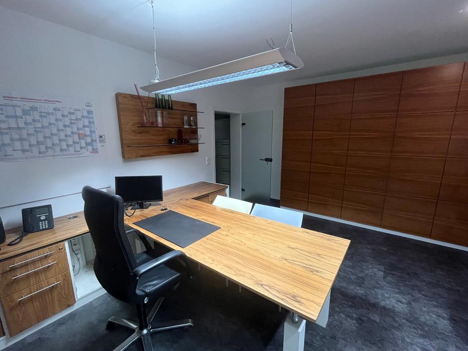 Thumbnail-Möblierte BüroräumeCoworkingspace + Optional Lagerflächen in WHZ