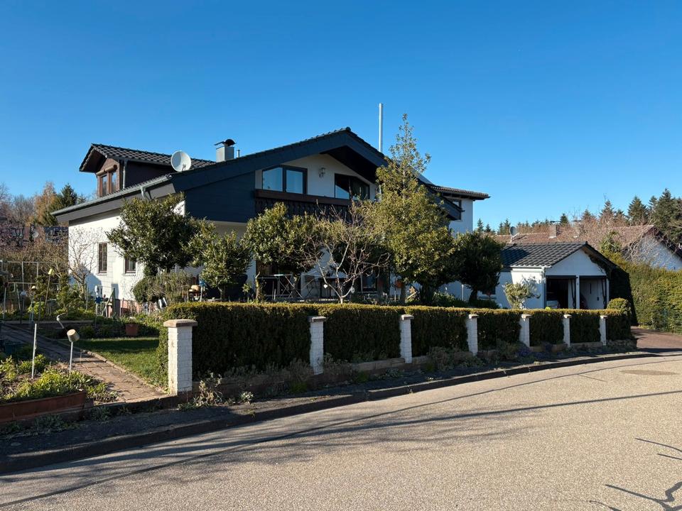 Thumbnail-Attraktives Mehrfamilienhaus mit großem Garten und Kamin in ruhig