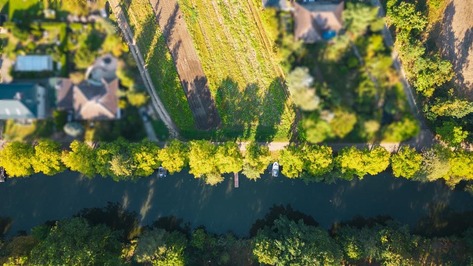 Thumbnail-Wassergrundstück mit 10.000 qm! 2-3 Bauplätze in erster Wasserreihe!