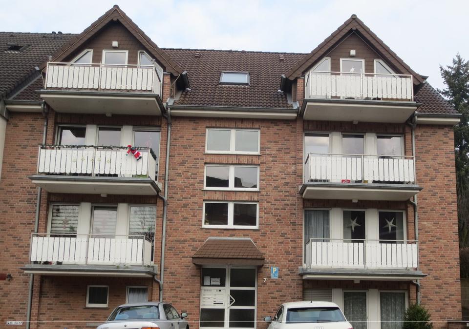 Thumbnail-Merkstein: Charmante 3-Zimmer DG Wohnung mit Balkon