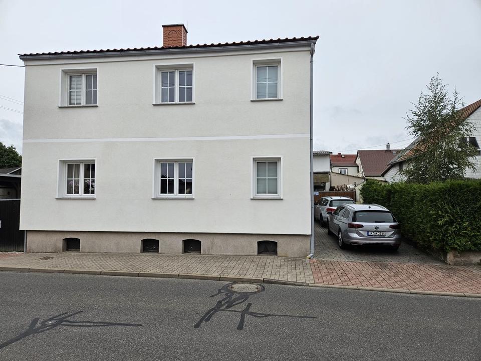 Thumbnail-EFH mit 8 Zimmern, Nebengebäude, Terrasse & Garage – modernisiert