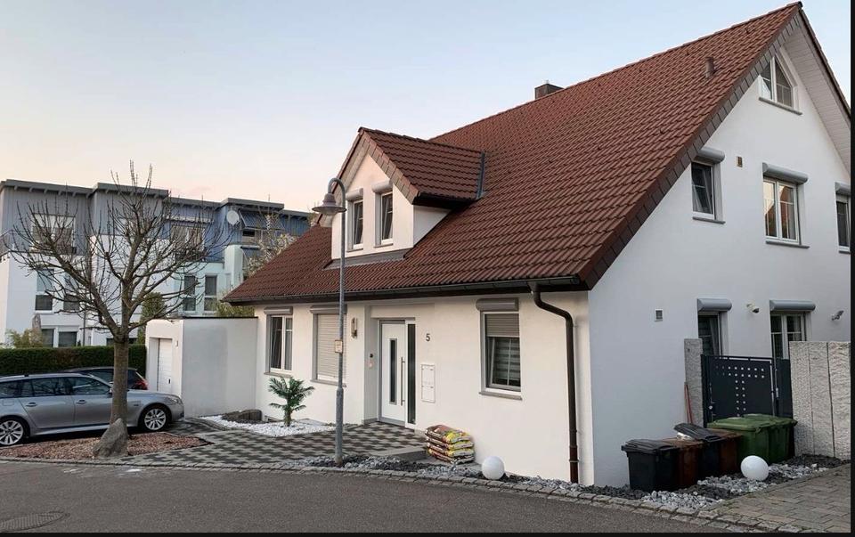 Thumbnail-Elegante 3 Zimmer Wohnung im 1.OG in ruhiger Lage zu vermieten