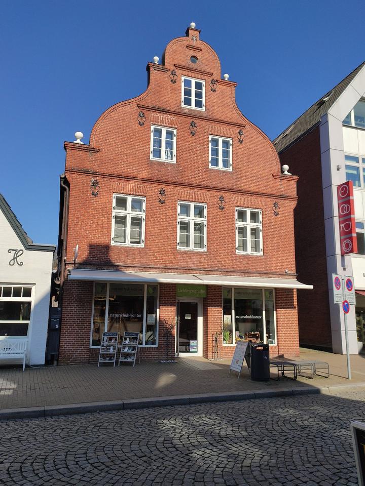 Thumbnail-modernisierte Altbauwohnung in bester Innenstadtlage