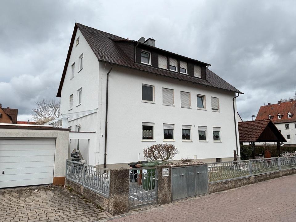 Thumbnail-Helle, großzügige 4-Zi-Whg. m. gr. Balkon, provisionsfrei