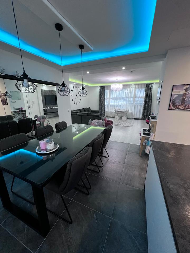 Thumbnail-* Großzügige 5 Zimmerwohnung + Stellplatz und EBK zu vermieten*