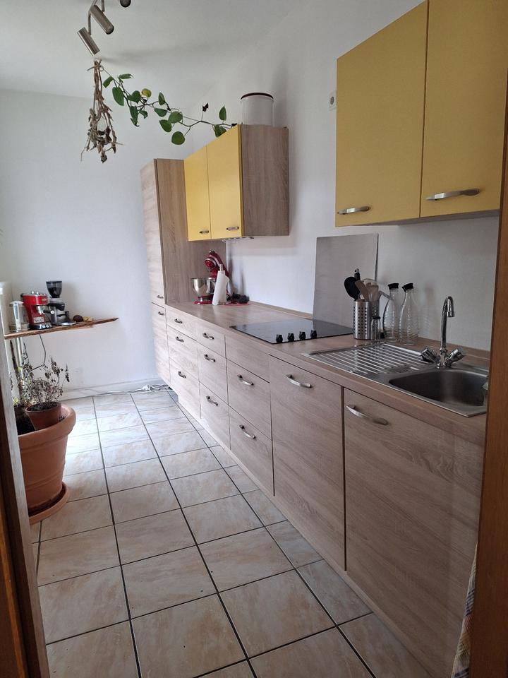 Thumbnail-3 ZKB – mit Einbauküche, Blick ins Grüne und 10 qm Balkon!