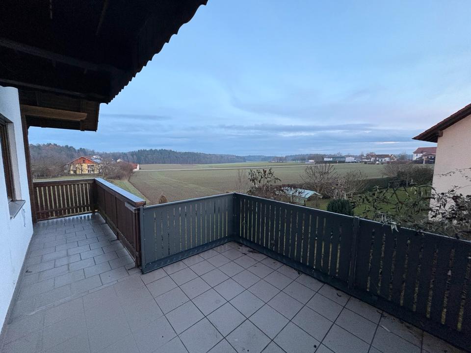 Thumbnail-Großzügige 9,5 Zimmer Mietwohnung mit Doppelgarage und Garten