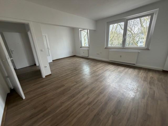 Thumbnail-2-Zimmer-Wohnung mit großem Wohnzimmer und Balkon im Eltingviertel