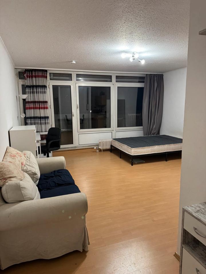 Thumbnail-Kleine 1-Zimmer-Wohnung zu vermieten 41 m2 große Terrasse