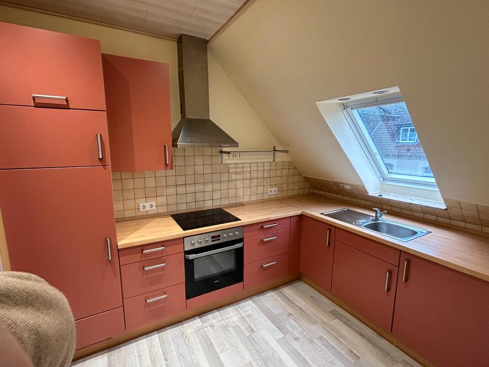 Thumbnail-Geräumige 2-Zimmer-DG-Wohnung mit EBK in Hohenlockstedt